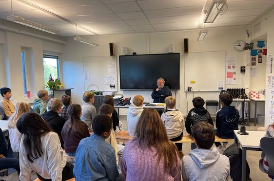 en person som underviser en klasse