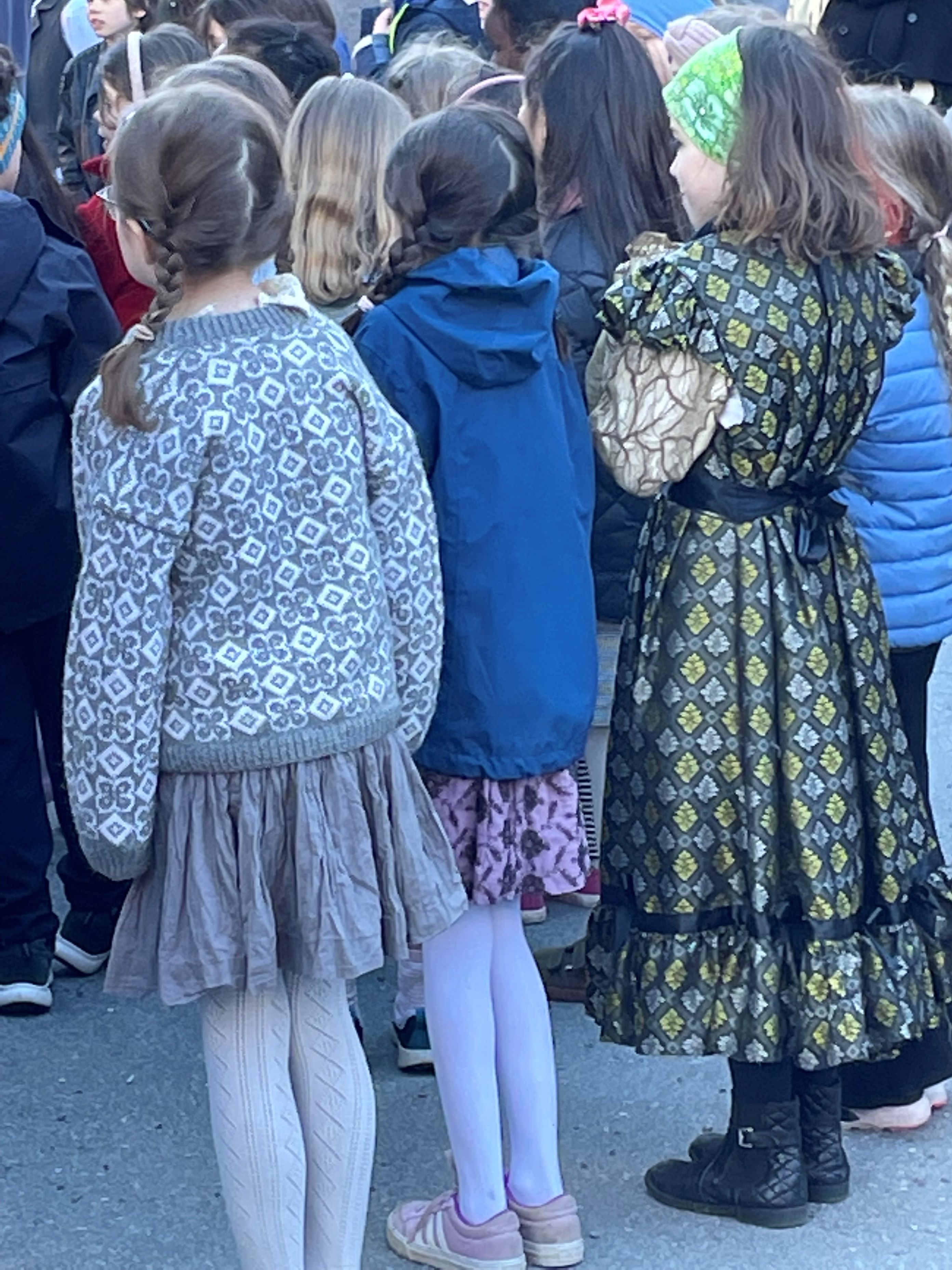 Foto: Alle ble oppfordret til å kle seg gammeldags Jubileumsfeiring